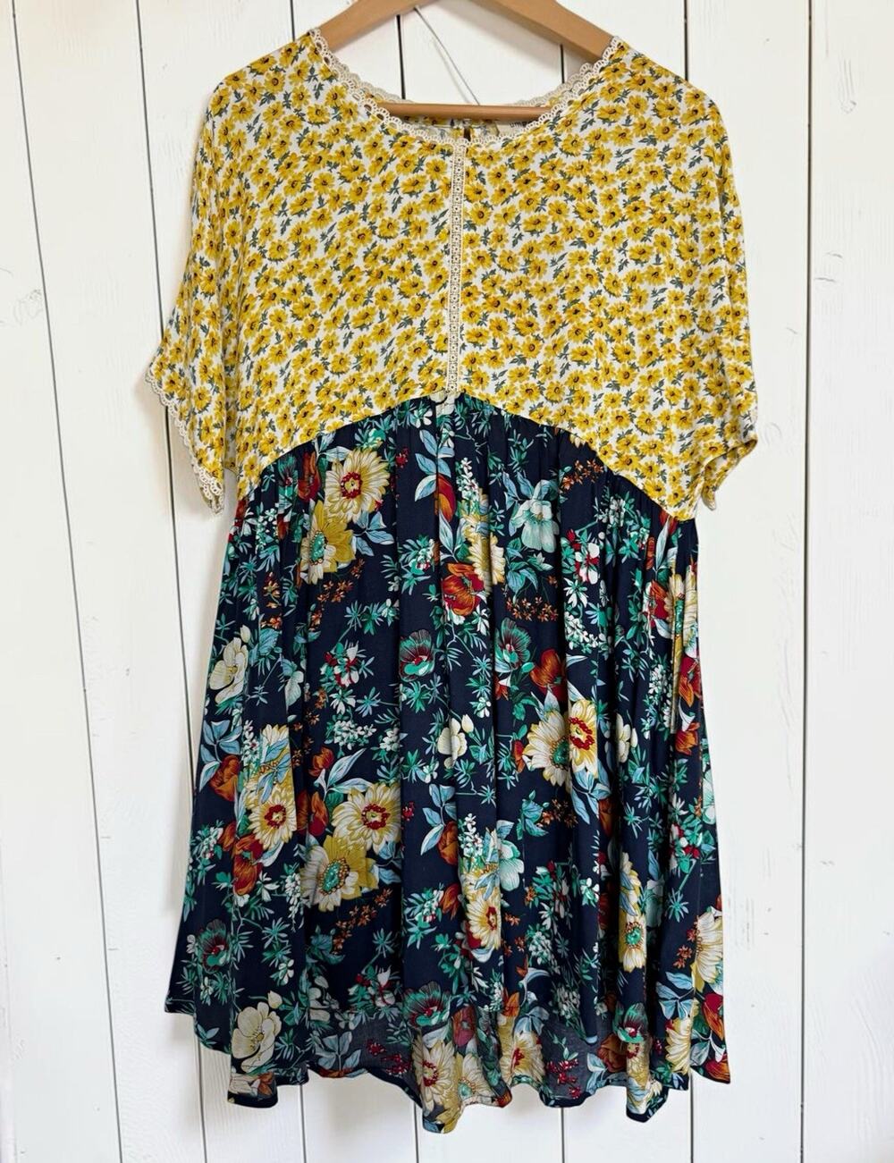 NWT Umgee Women's Mixed Floral Dress Size M Boho Short Sleeves Cottagecore